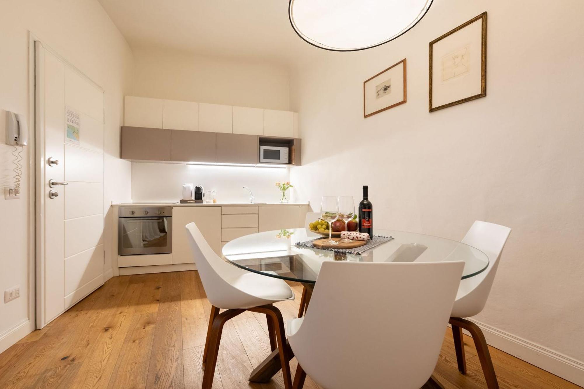 Tb-One Bedroom Luxury Apartment In The Fashion District Флоренция Экстерьер фото