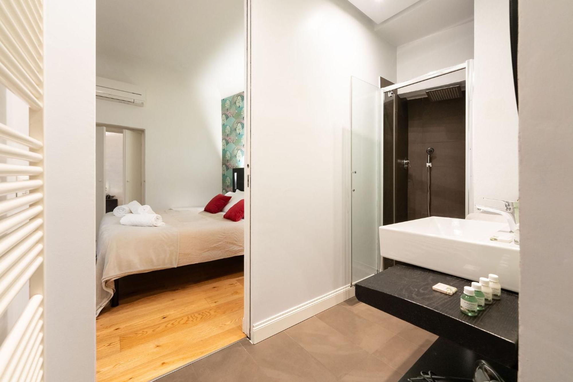Tb-One Bedroom Luxury Apartment In The Fashion District Флоренция Экстерьер фото