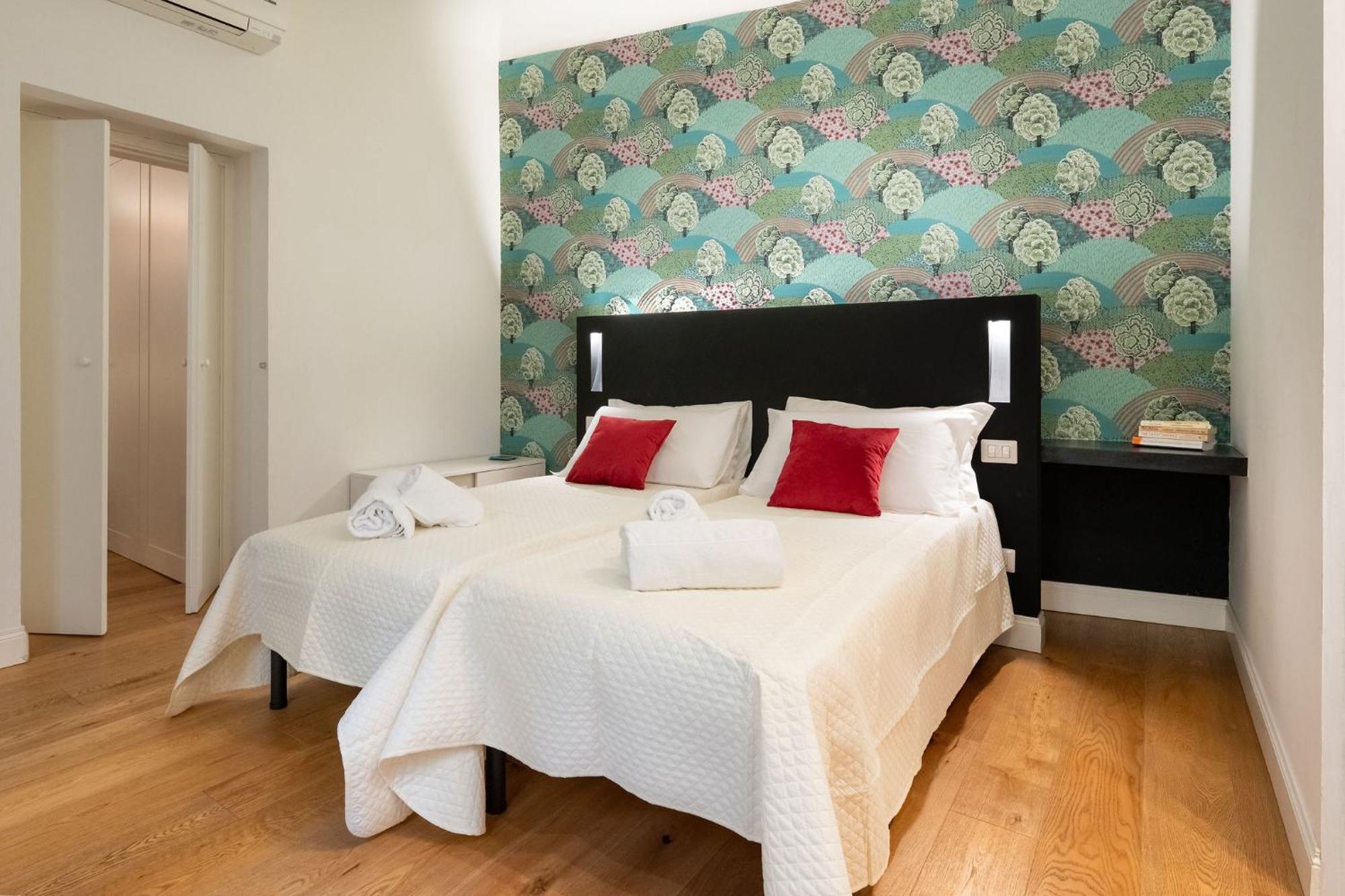 Tb-One Bedroom Luxury Apartment In The Fashion District Флоренция Экстерьер фото